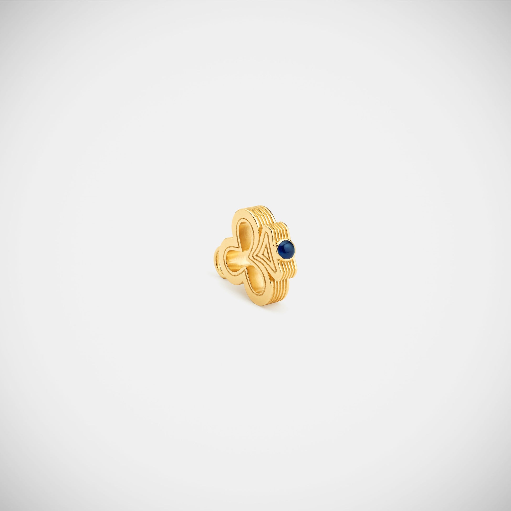 Marie Lichtenberg Staging Earring Baby charm Clover earring