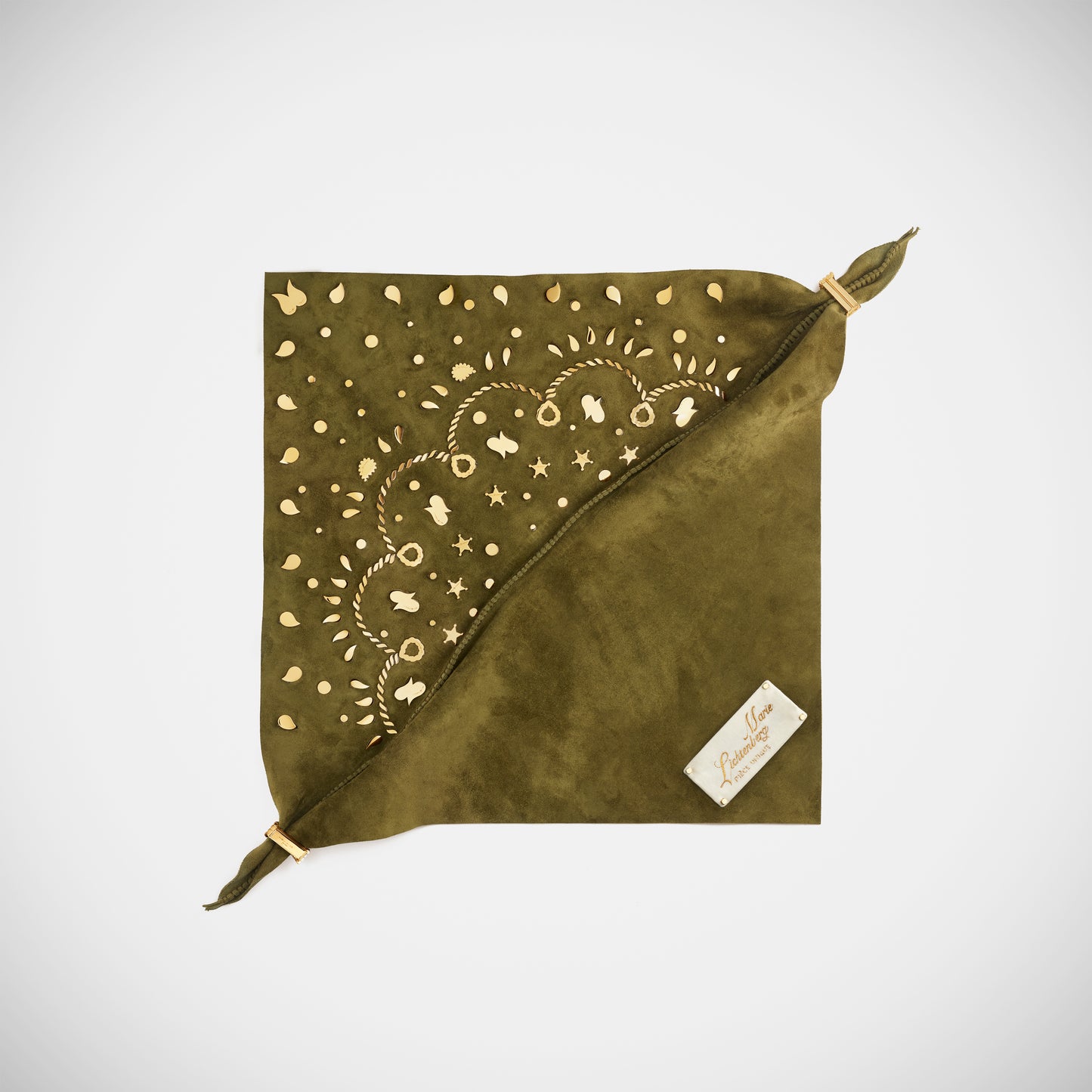 Marie Lichtenberg Staging Pendant Bandana