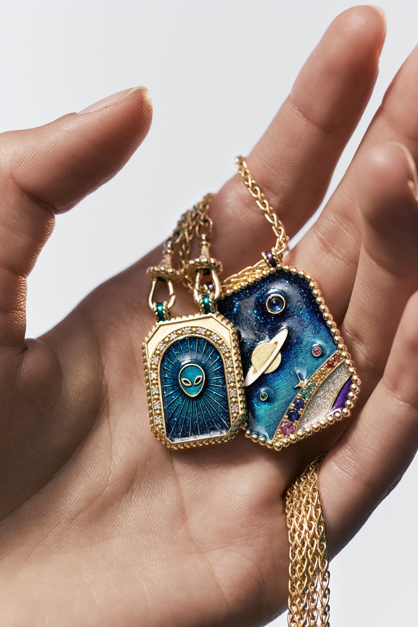 Marie Lichtenberg Staging Scapulaires Believe double scapular