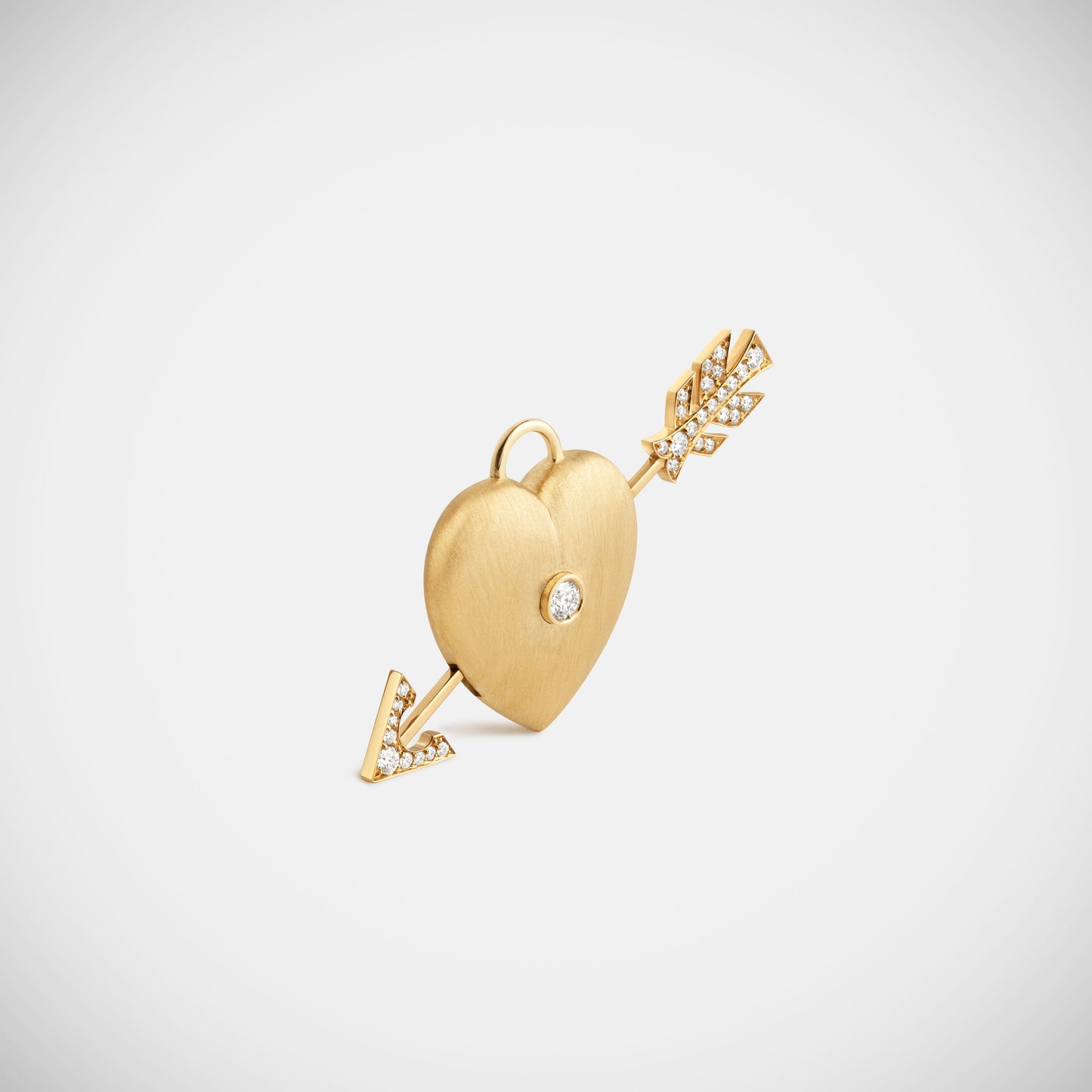 Marie Lichtenberg Staging Charm Coeur percé charm