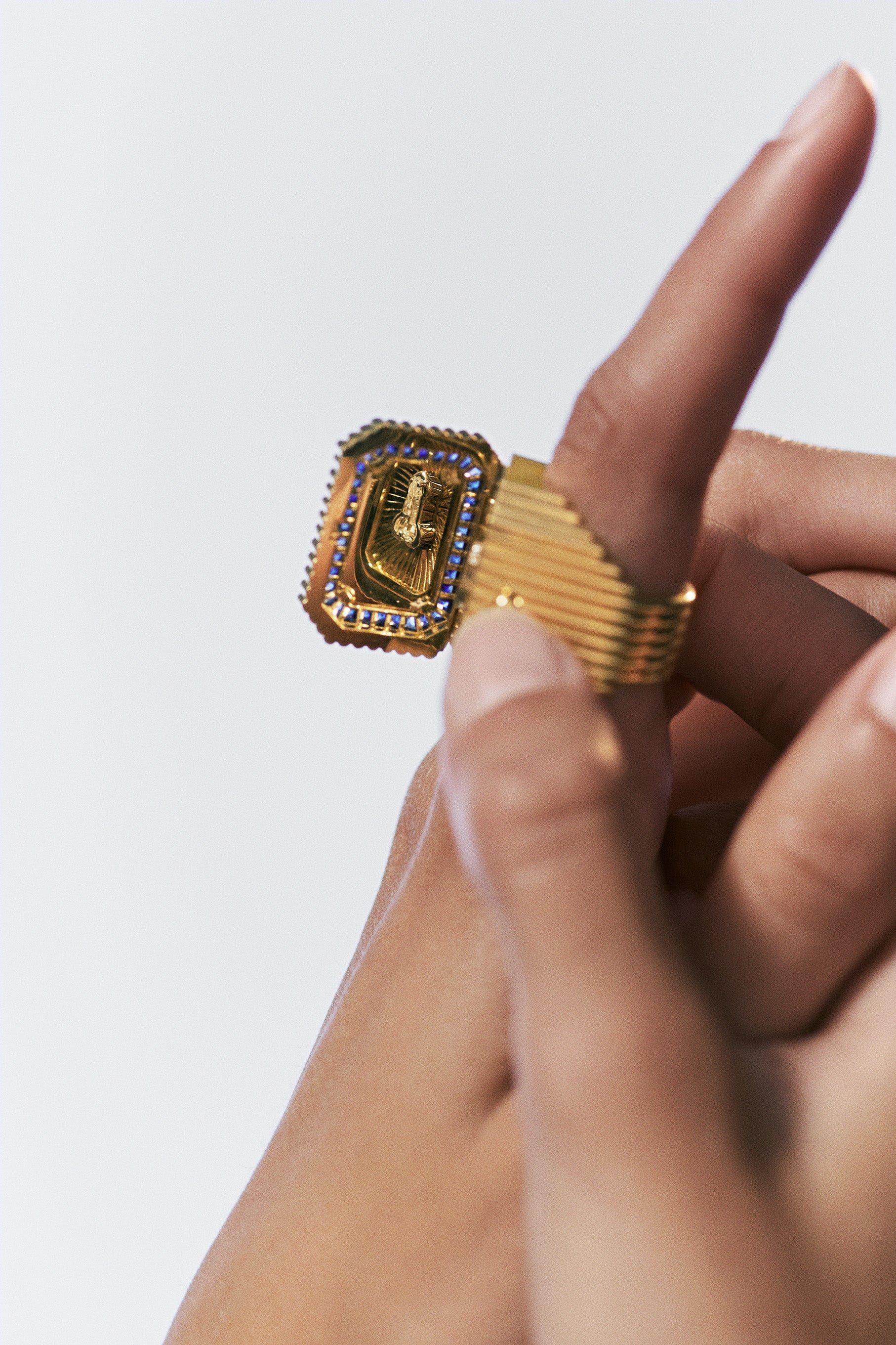 Marie Lichtenberg Staging Ring Dick in a box ring