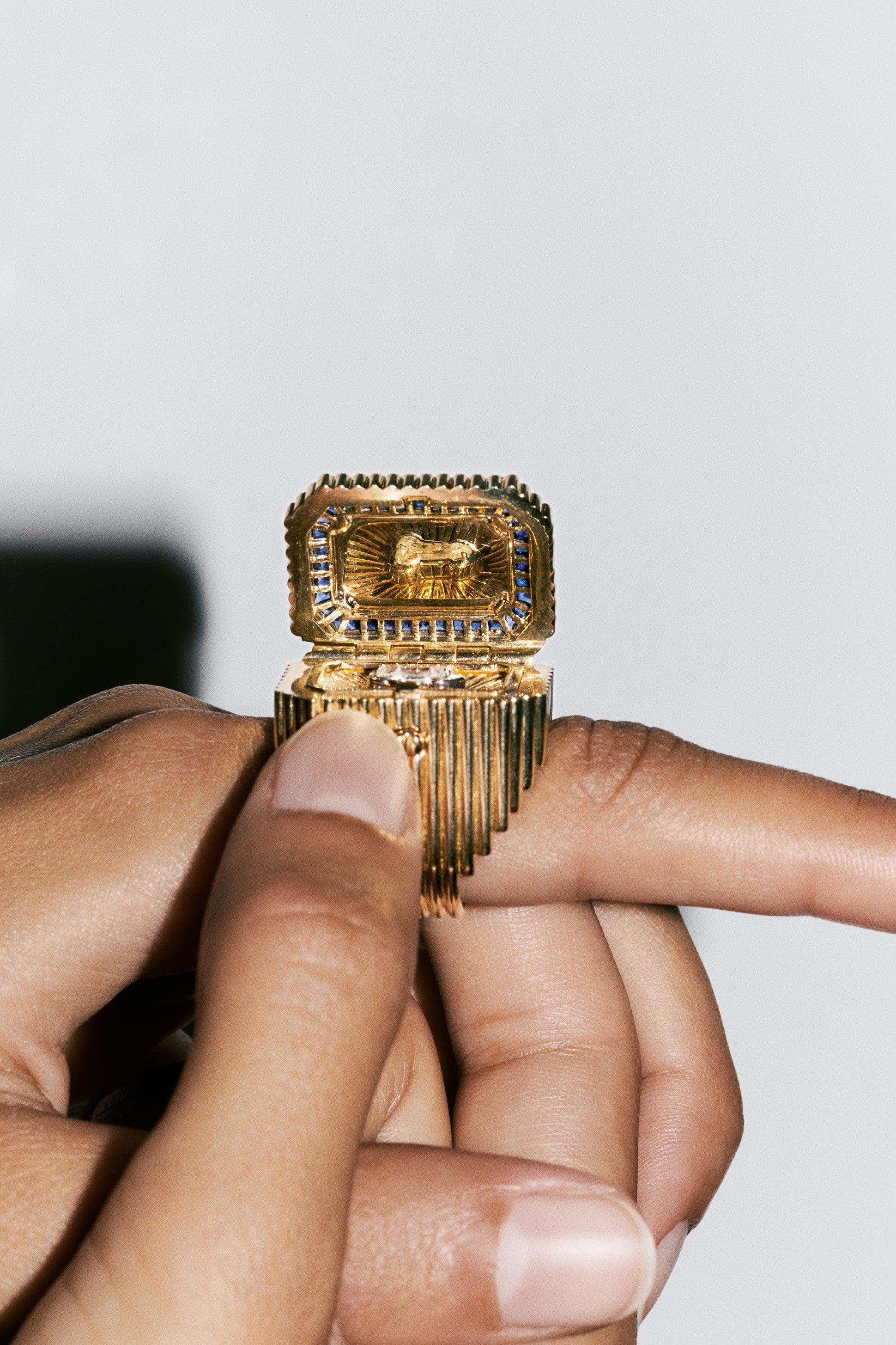 Marie Lichtenberg Staging Ring Dick in a box ring