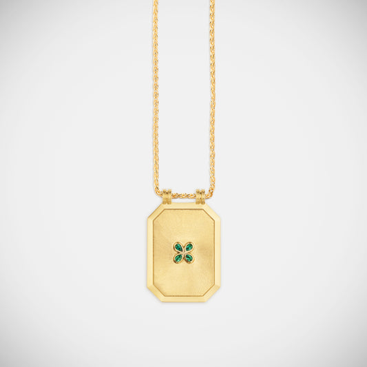 Marie Lichtenberg Staging Scapulaires Luck scapular