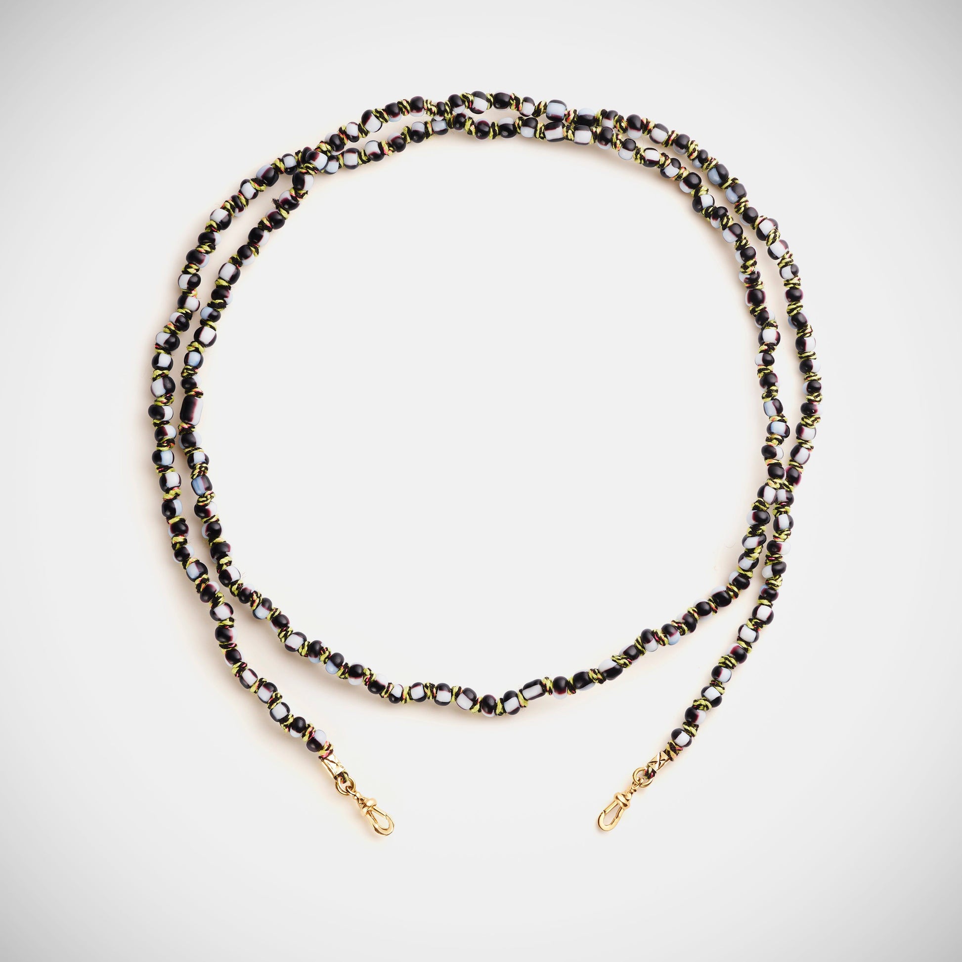 Marie Lichtenberg Staging Link Mauli beads ghana black & white 73cm