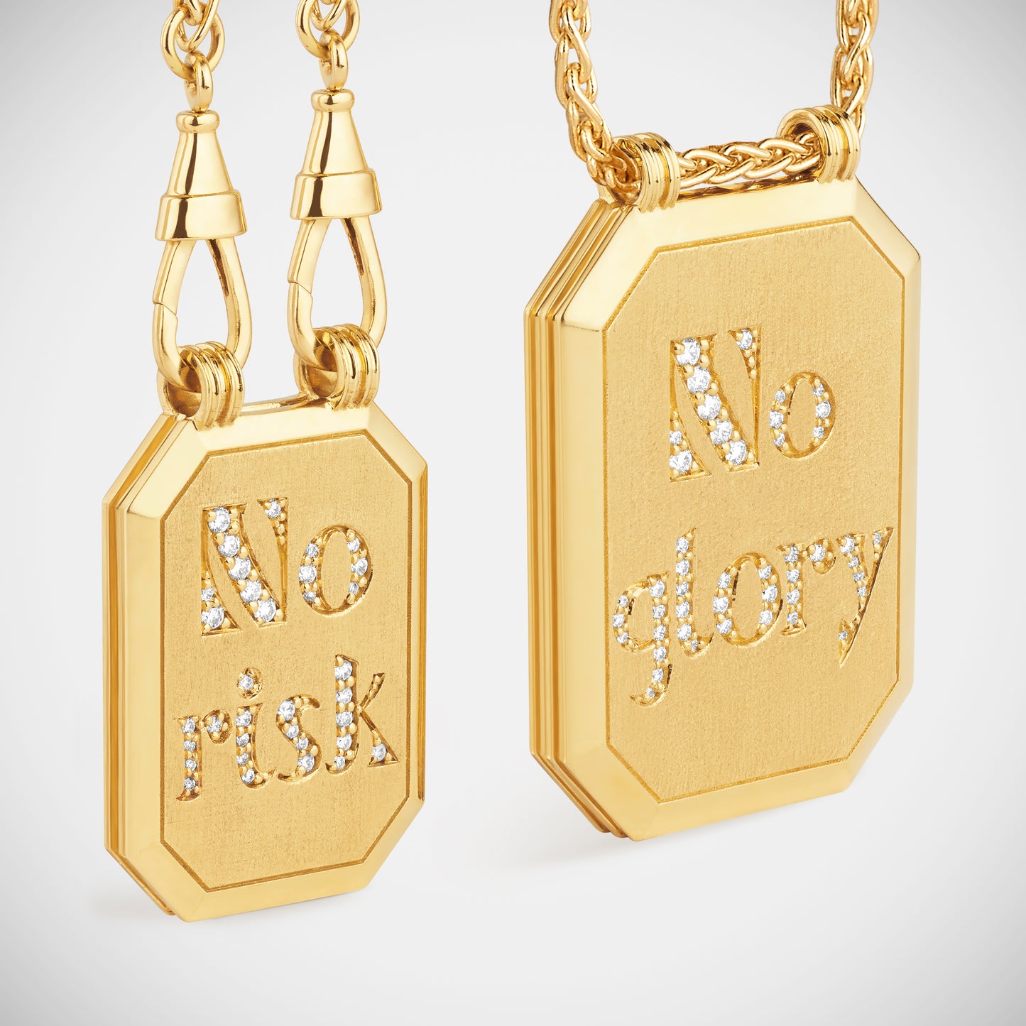 Marie Lichtenberg Staging Scapulaires No risk no glory double scapular