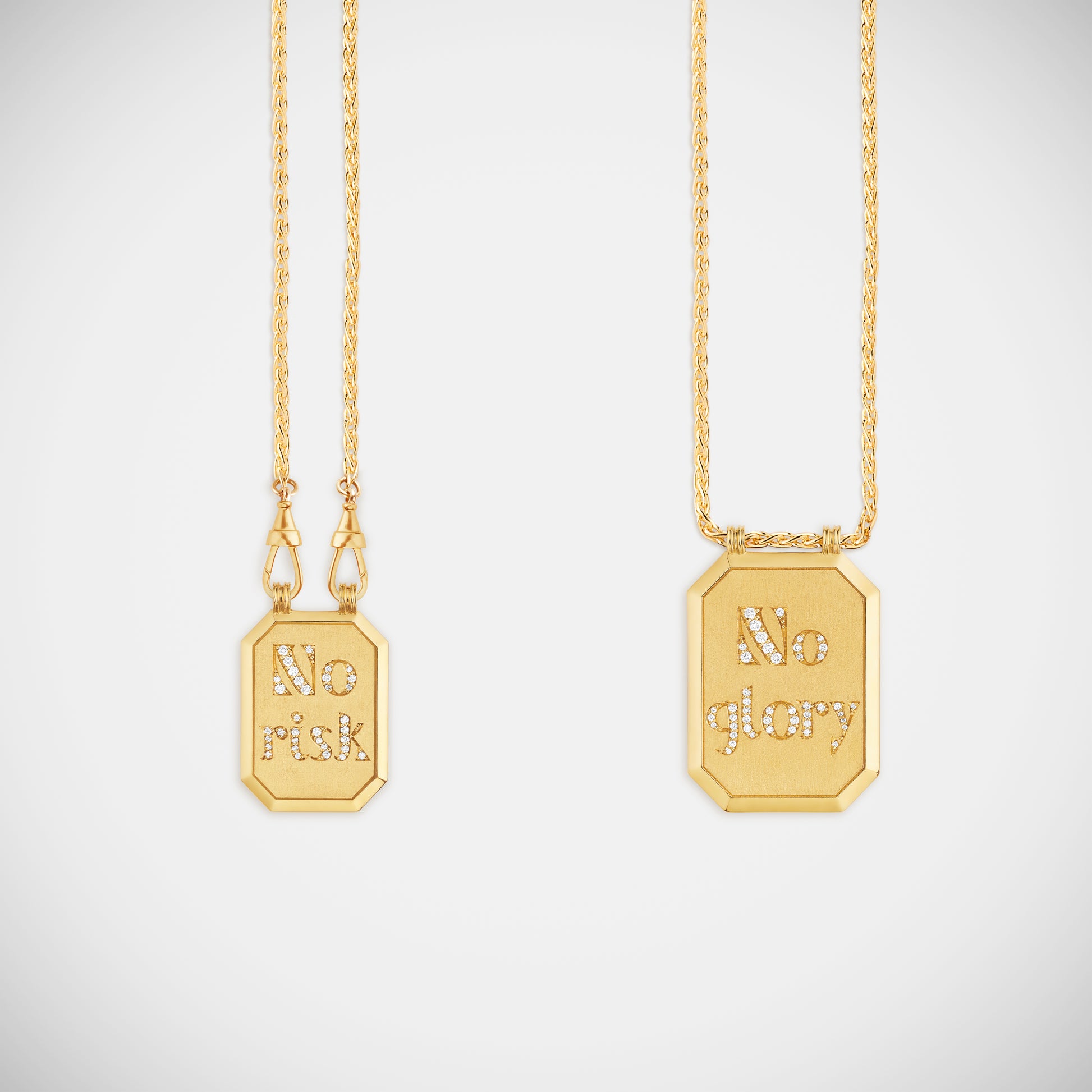 Marie Lichtenberg Staging Scapulaires No risk no glory double scapular