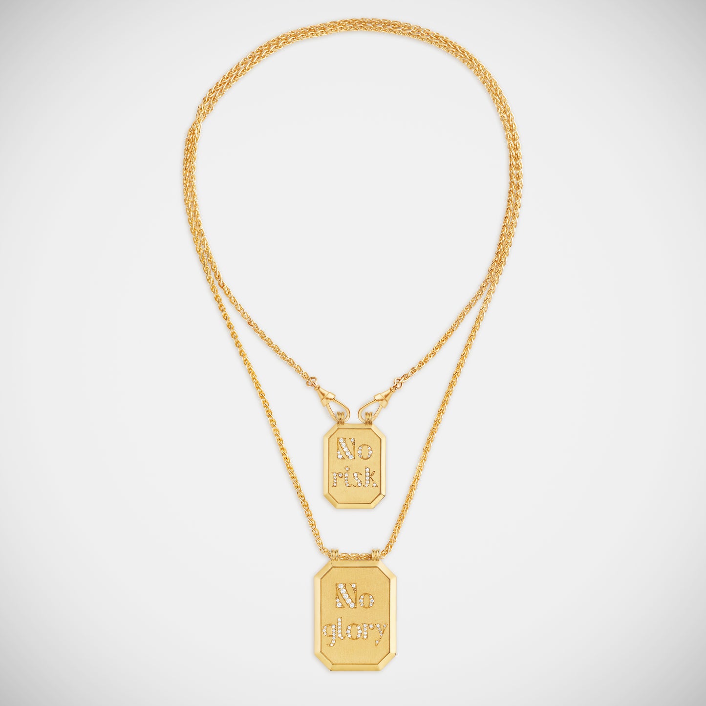 Marie Lichtenberg Staging Scapulaires No risk no glory double scapular