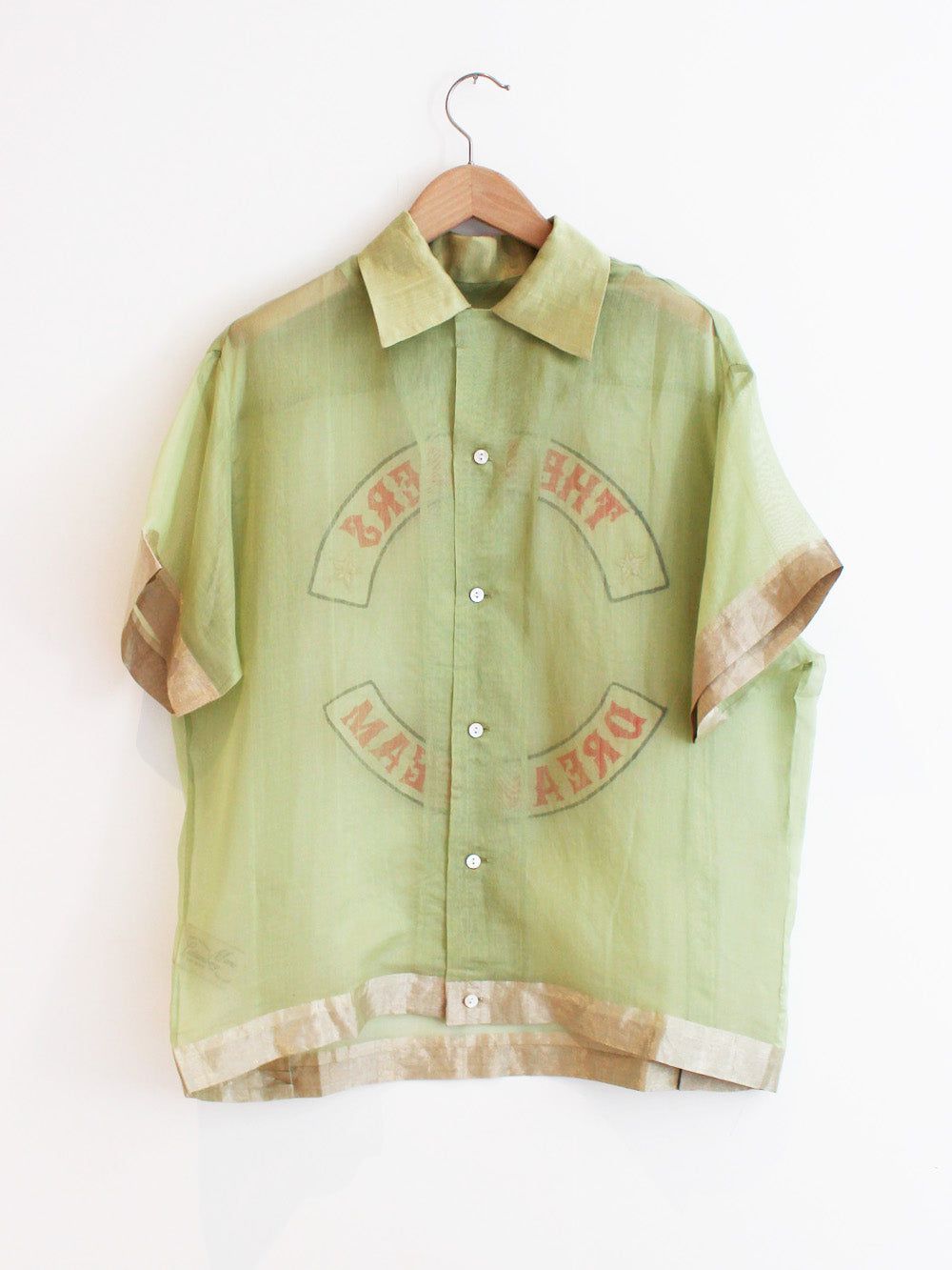 Marie Lichtenberg Staging accessoires The Losers Dream Team shirt