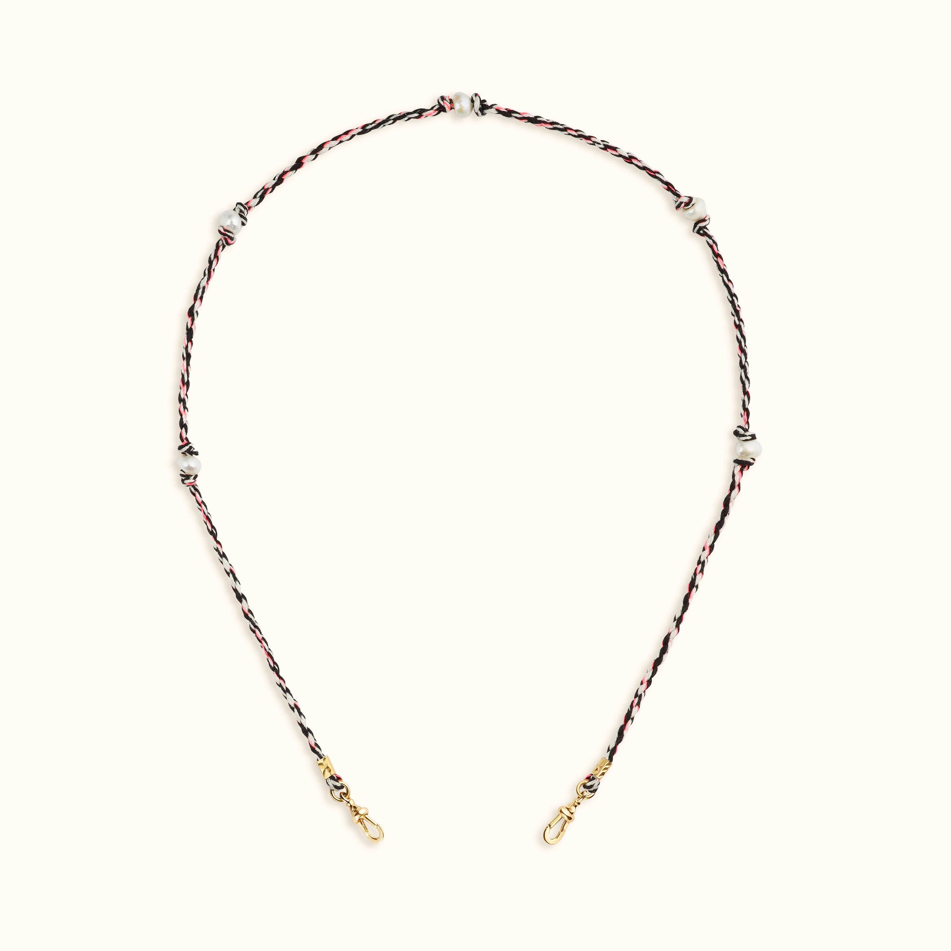 Marie Lichtenberg Staging Link Mauli black & white 35cm